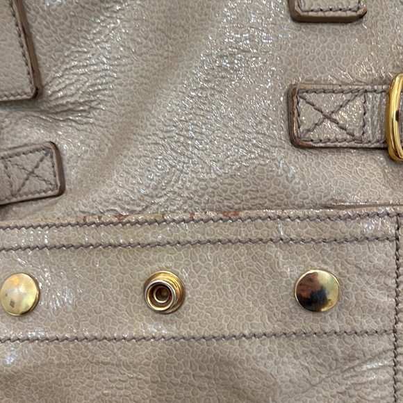 Yves Saint Laurent Downtown Patent leather tote - Picture 10 of 15